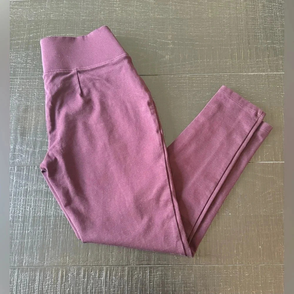 Women's NINE WEST PANTS Stretch Pants size Medium Burgundy